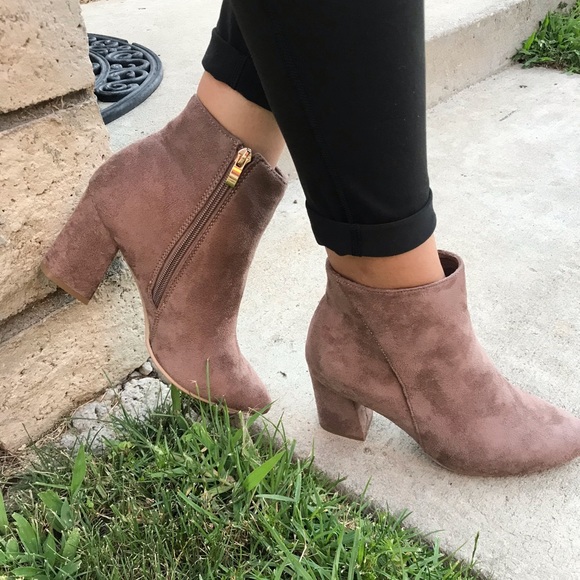 Faux suede taupe ankle booties✨ - Picture 2 of 7